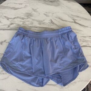Lulu lemon hotty hot lined 4” short